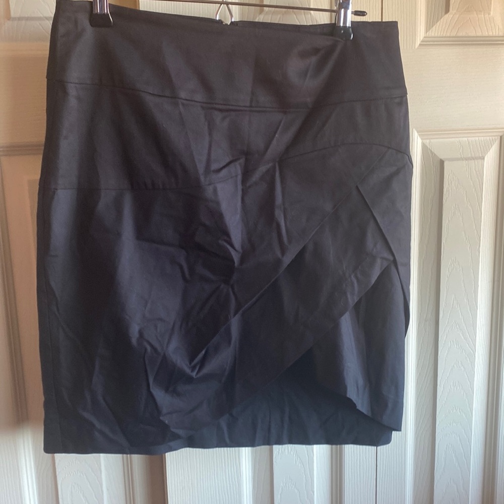 Reiss NWOT Lined Black Back Zipper Close Skirt Size 6